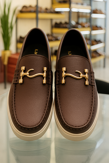BROWN S WITH WHITE SOLE