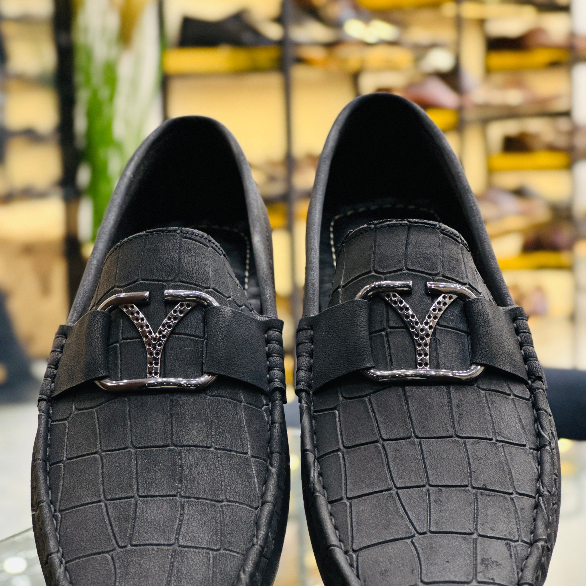 BLACK V LOAFERS 7036