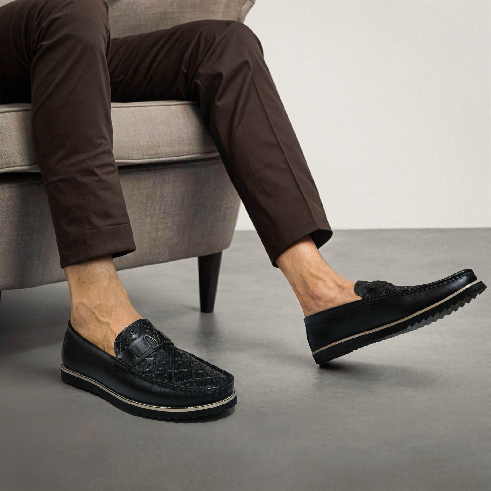 MILD TEXTURED BLACK LOAFERS